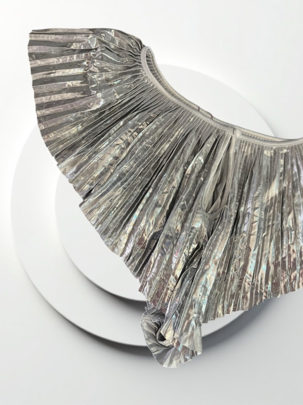 Savage X Fenty Silver Metallic PLEATED LAMÉ SHORT - Picture 4 of 13